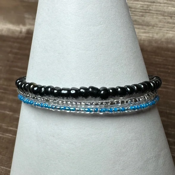 Layered black and blue bracelet handmade memory wire one size fits most - Picture 3 of 5